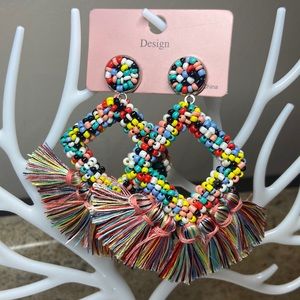 Multicolored beaded and tassel earrings pr